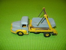 DINKY TOYS 38A CAMION UNIC
