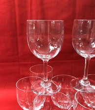 1 verre à vin en cristal