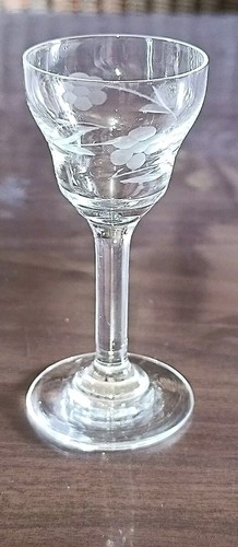 Verre digestif gravé motif - verre,