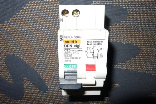 Disjoncteur differentiel 25a - disjoncteur,