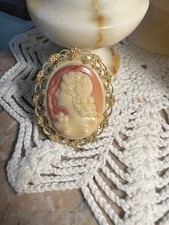 Grand camée ancien coquillage plaqué or filigrane profil jeune fille