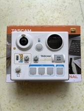 Carte Son , table De Mixage Tascam  US-32 En Très Bon État 