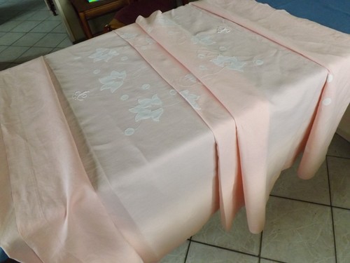 Service brodé serviettes - service, +