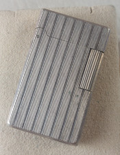 Ancien briquet, en métal