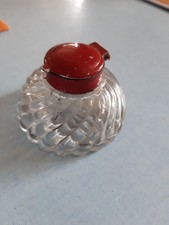Encrier verre moulé couvercle