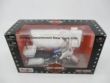 AU157 MAISTO 1/18 MOTO HARLEY DAVIDSON POLICE DEPARTMENT NEW YORK CITY REF 39360