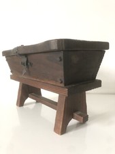 Malle coffre à cigares sur pied en bois style pétrin de boulanger collection