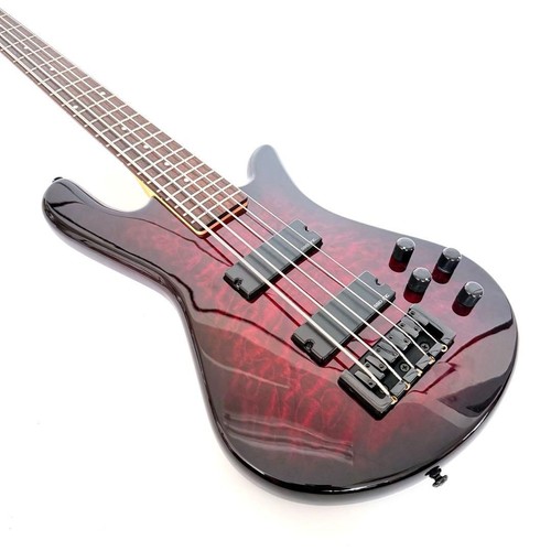 Guitare basse électrique