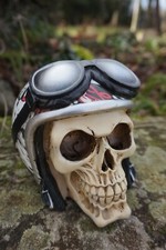 67114  FIGURINE TETE  DE MORT CRANE CASQUE MOTO BIKER   GOTHIQUE  DERNIER