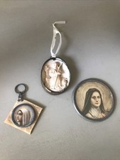 Lot Objets Religieux Reliquaire Écume De Mer ? Vierge Marie