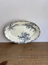 Ancien Plat Ovale en Terre de Fer Modèle IRIS Fleur Clairefontaine - Fin XIXe