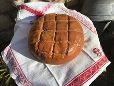 Magnifique terrine barbotine  porcelaine  décor en trompe l'oeil miche de pain