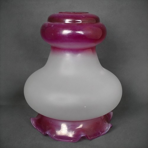 Ancienne lampe verre opalin - verre,