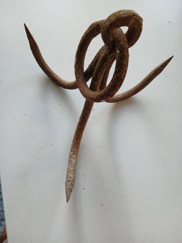 Ancien grappin puit art - ancien,