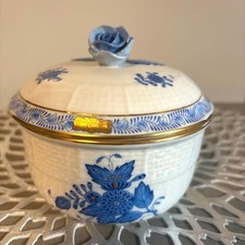 Sucrier en porcelaine bleue