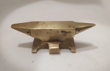 Ancienne petite enclume en laiton pour bijoutier orfevre ( presse papier )