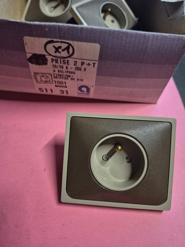 Arnould 51131 prise - 51131,