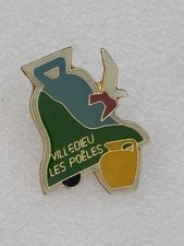 Pin’s Ville Villedieu Les Poêles Cloche Ring Bronze Fonderie Cuivre Étain