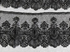 DENTELLE ANCIENNE de CHANTILLY