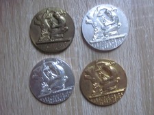 4 MEDAILLES EDF/GDF ATTRIBUEES