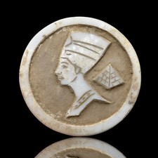 ANCIENNE PETITE TUILE RONDE ÉGYPTIENNE AVEC IMAGE NEFERTITI