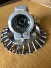 Tête débroussailleuse jardin