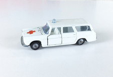 Majorette ancien - Peugeot 404 Ambulance