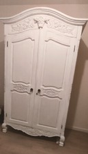 ARMOIRE BLANCHE  CHÂTEAUX EN  BOIS CHÂTAIGNIER   EXCELLENTE ÉTAT    