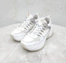 Louis Vuitton Sneakers Runaway