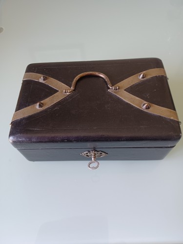 Joli coffret bijoux cuir - joli,