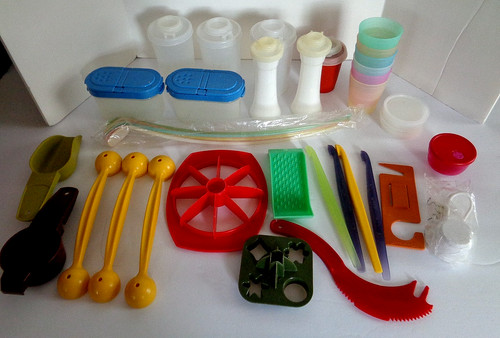 Tupperware mixed lot gagets - tupperware,