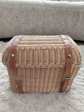 Belle malle en osier et cuir