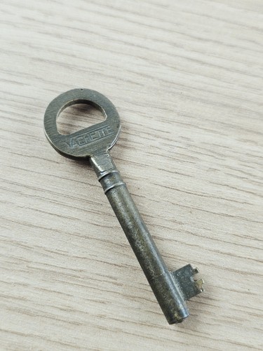 Vachette clé métallique