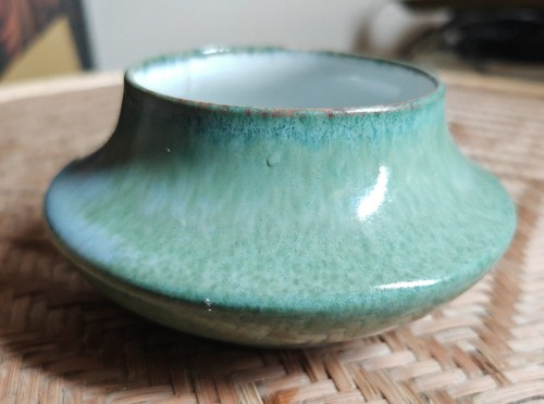 Ancien vase art nouveau - , signé