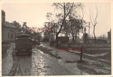 Avancée française. Camion de