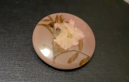 Broche ancienne fleur séchée