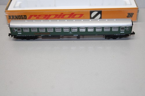 Wagon voyageur arnold echelle - ,