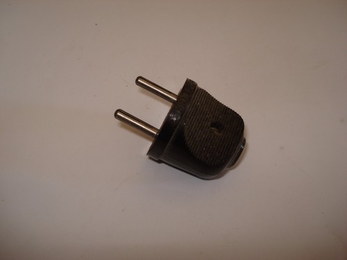 Ancienne prise électrique - ancienne,