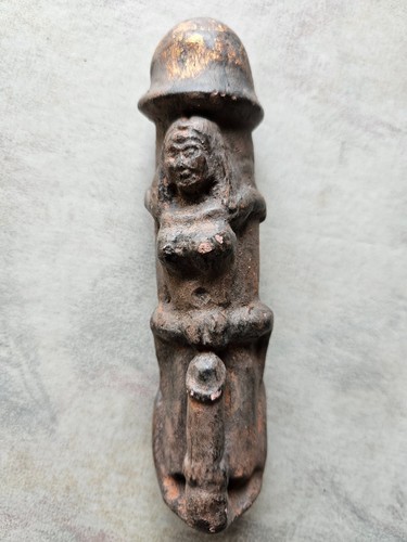Curiosa phallus bout - phallus, doré