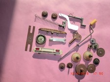 LOT PIECES DETACHEES - DINKY -