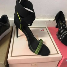 Chaussures femme nu-pieds  noires et vertes pointure 38 talons hauts 