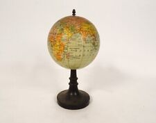 Petit globe terrestre
