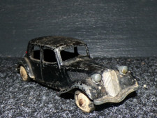 Voiture Dinky Toys Citroën 11BL France à restaurer