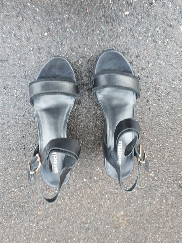 Chaussures talons comprensés