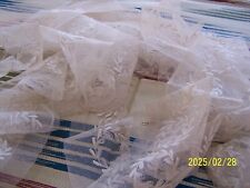 Dentelle ancienne. Ancien tulle brodé pour coiffe ou autre...  Réf N°273