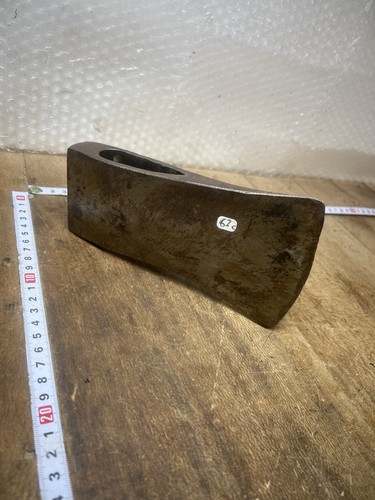 Hache bûcheron outil ancien - outil,