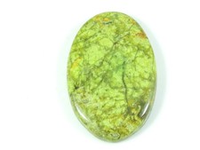 Cabochon en forme ovale opale