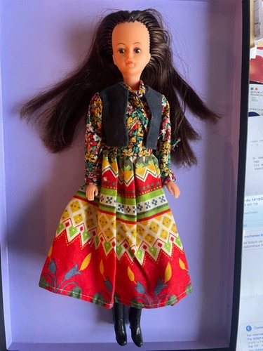 Poupée vintage tressy brune - poupée,