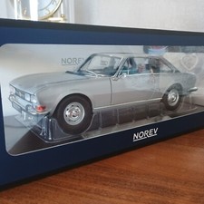 PEUGEOT 504 coupé grise de