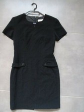Robe habillée noire col V